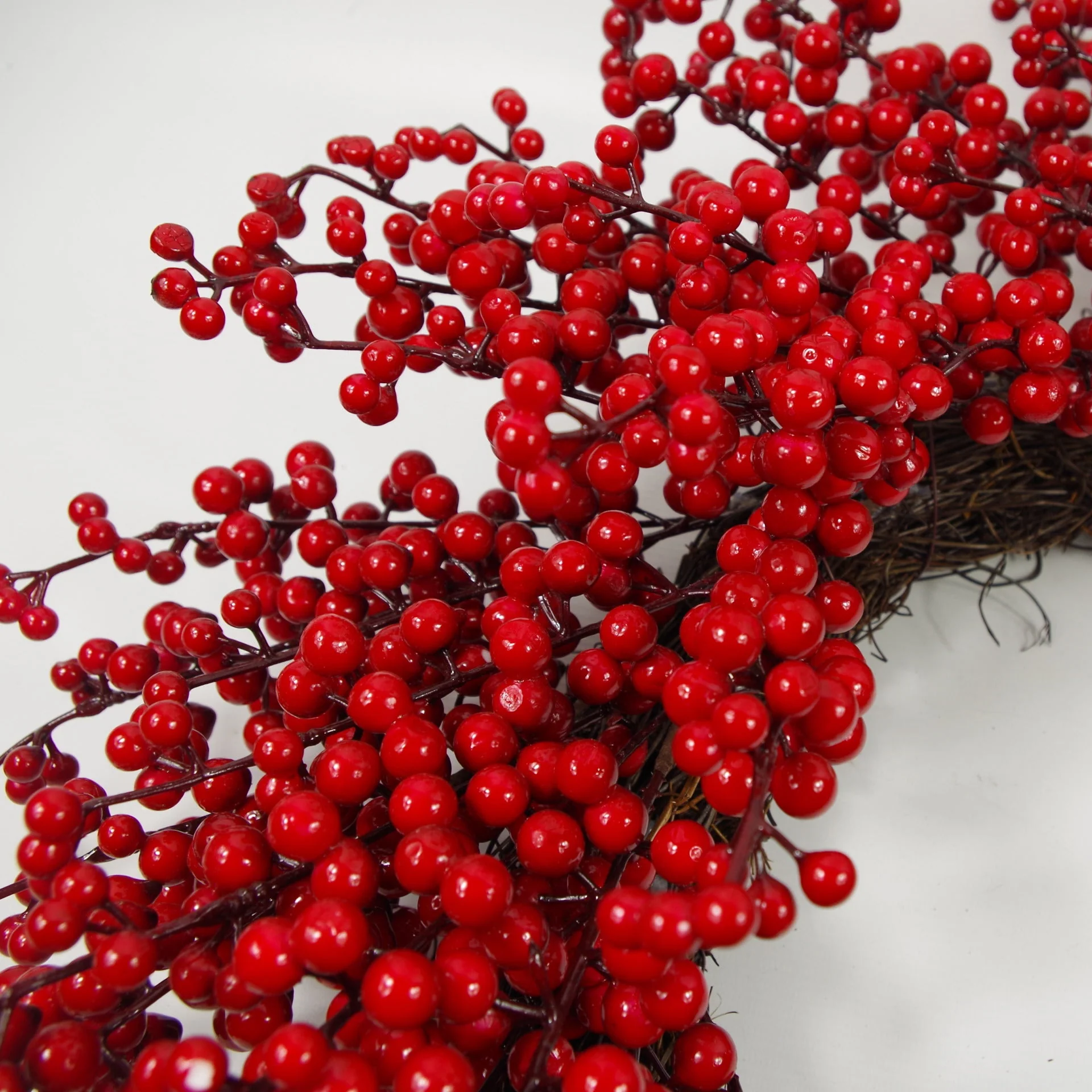60cm (24) Large Luxury Christmas Red Berry Floristry Wreath - Image 2