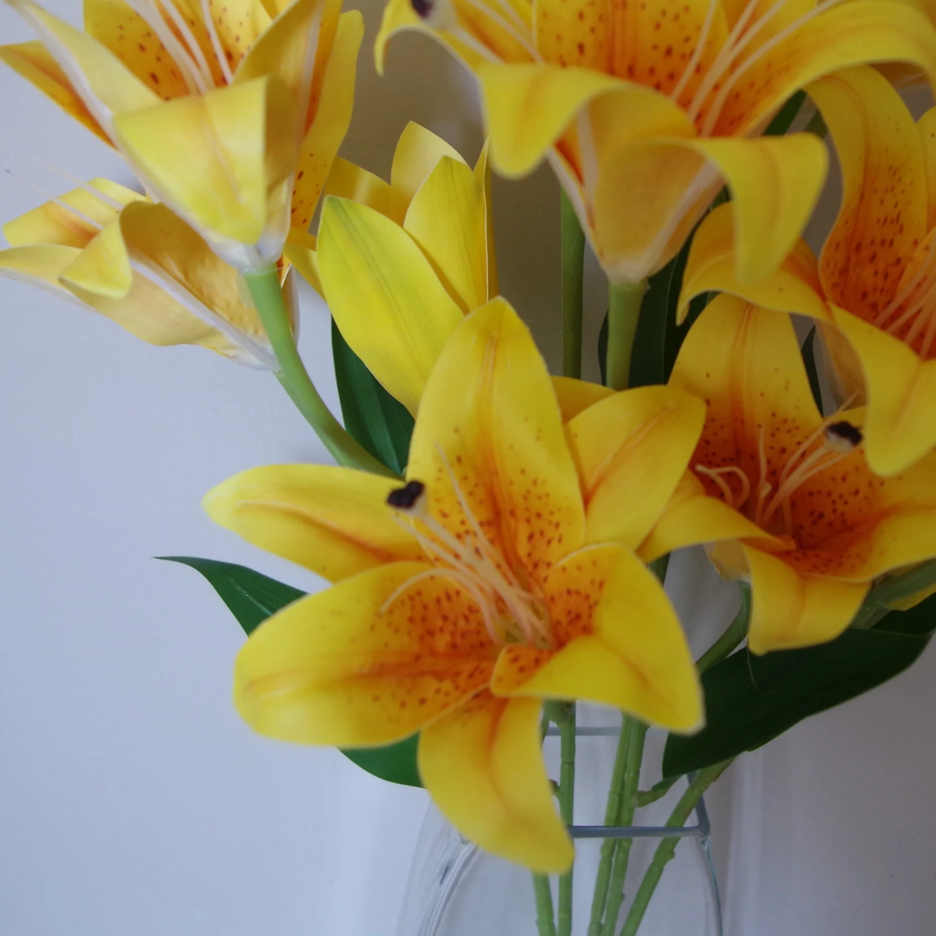 60cm Artificial Lily Stem Yellow - Image 3