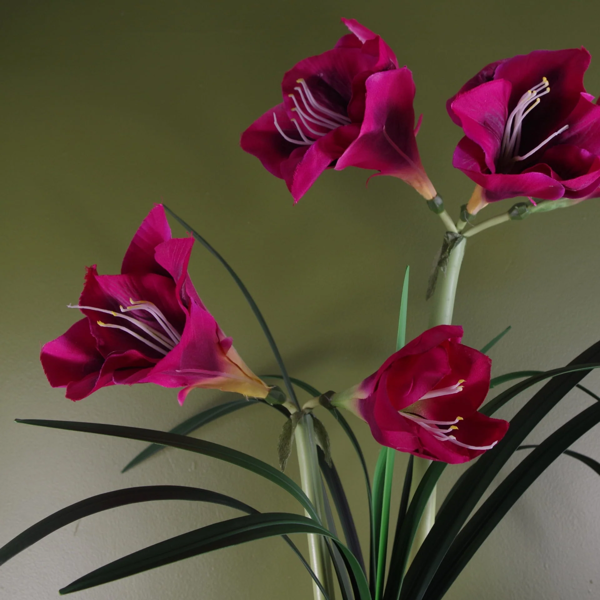 Artificial Amarylis Flowering Plant Pink - Image 4